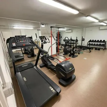 Moderno Con Palestra Zona Navigli Mailand